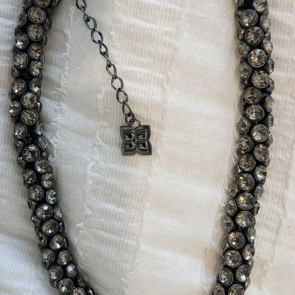 BCBGMaxAzria Black and Silver Twisted Crystal Necklace - Picture 1 of 6
